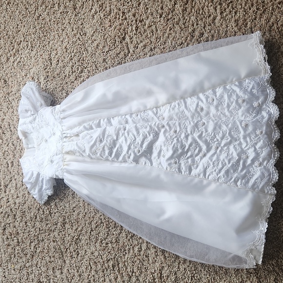 Gorgeous beaded, Satin embroidered Communion dress with cluster pearls. - Picture 1 of 6